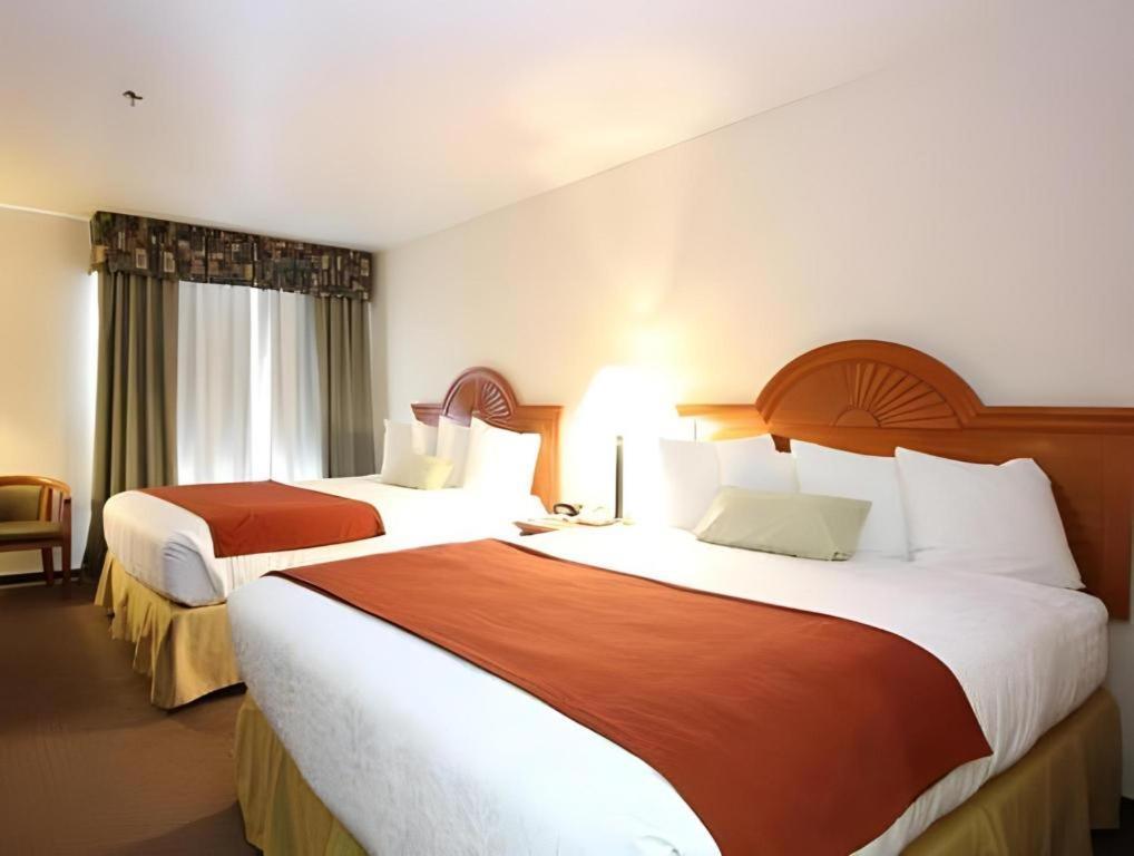 Best Western Plus Twin View Inn And Suites Рединг Екстериор снимка