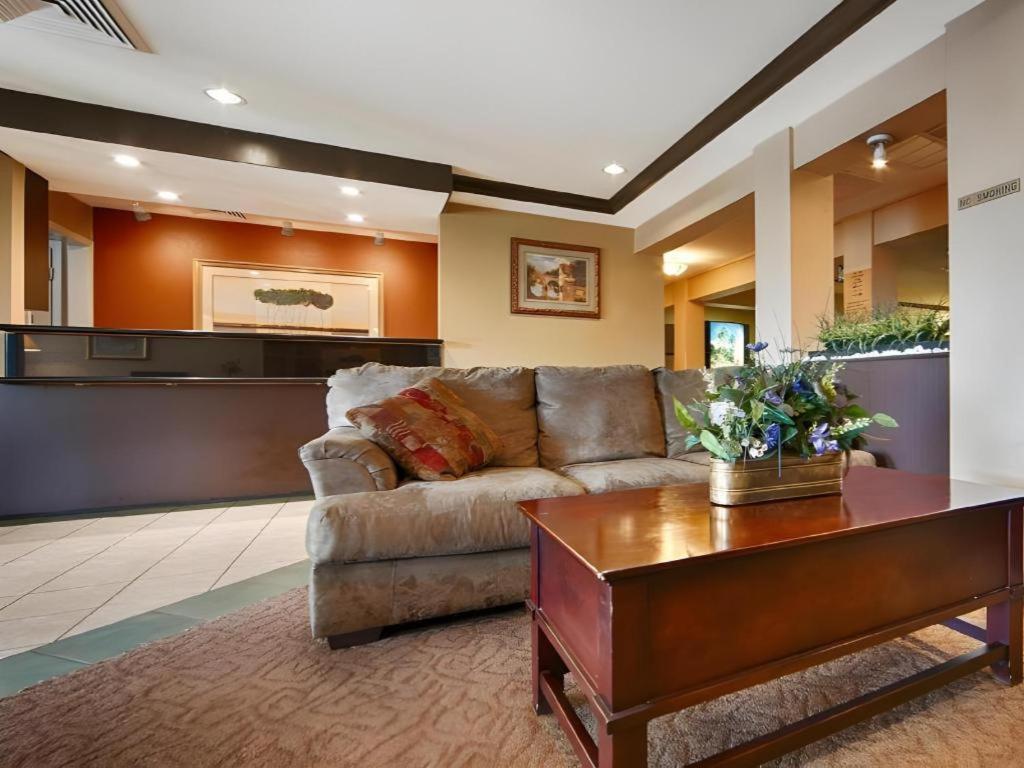 Best Western Plus Twin View Inn And Suites Рединг Екстериор снимка